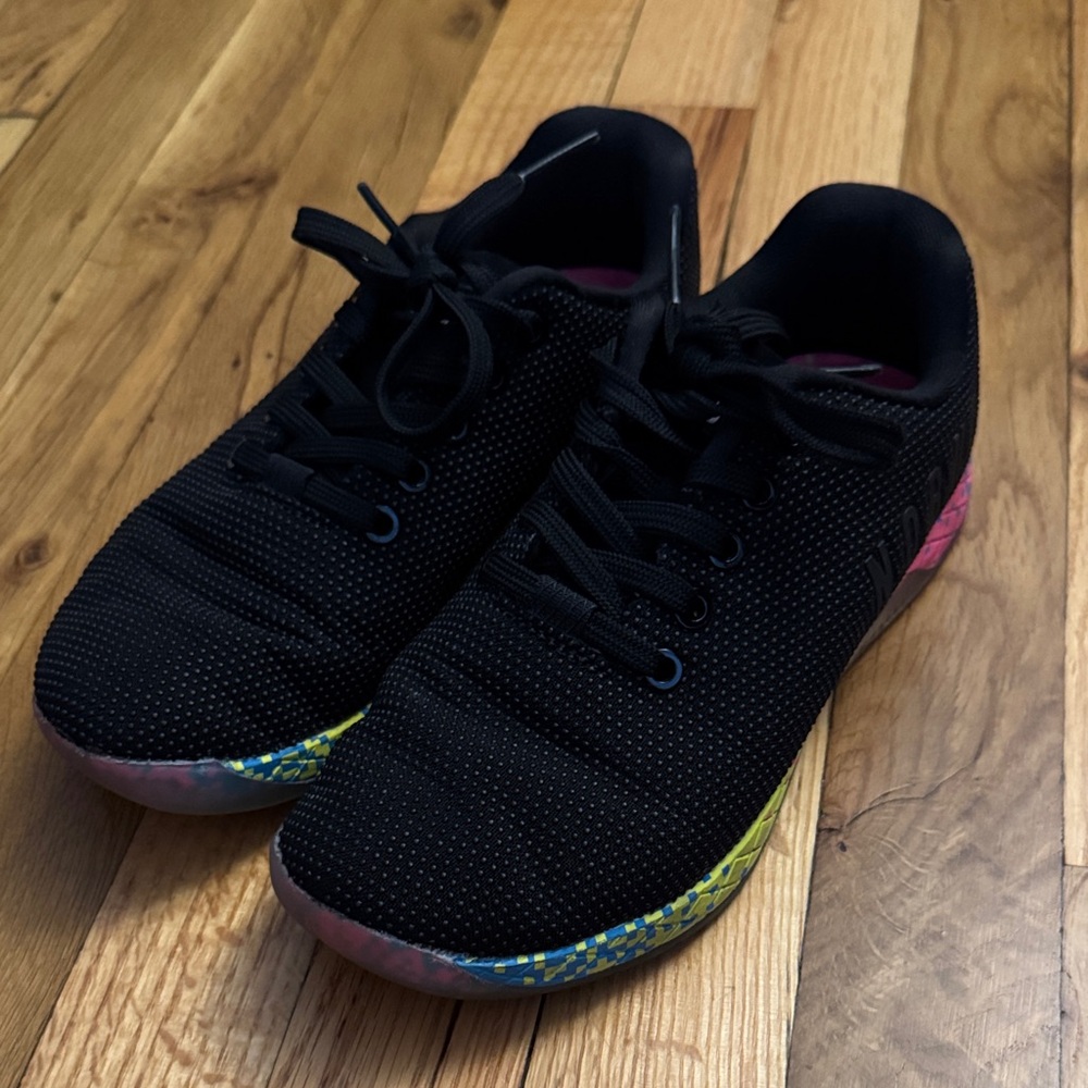 NOBULL trainers Men’s 5 and Women’s 6.5 size